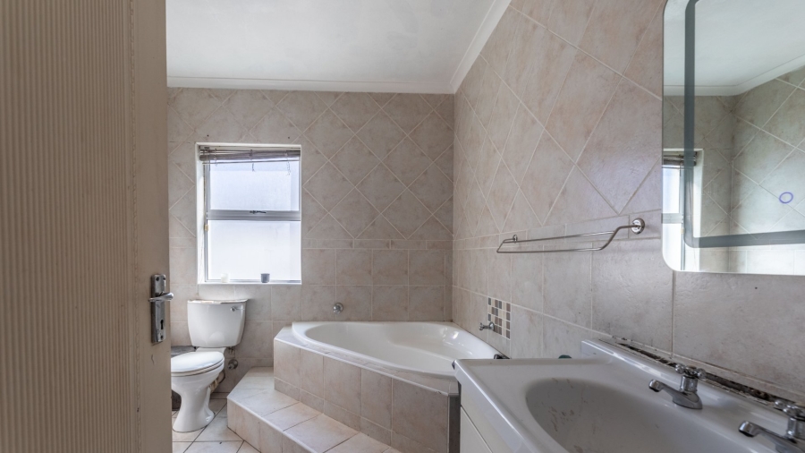 3 Bedroom Property for Sale in Parklands Western Cape